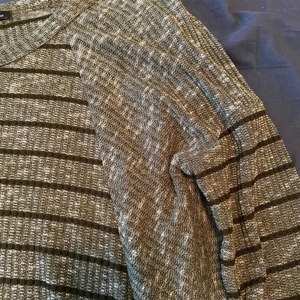 🔥2/$7🔥Staccato Boutique Green Hi-lo Sweater - Picture 3 of 4